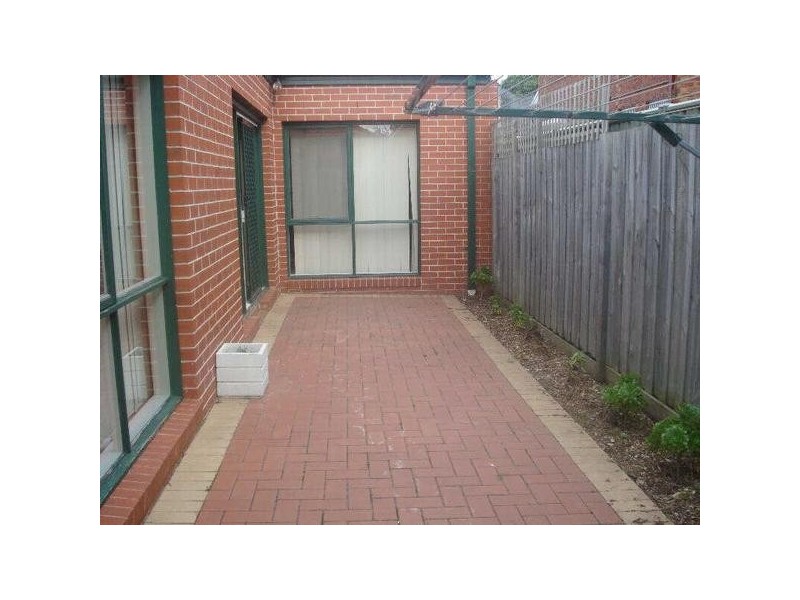 1/18  Mavho Street, Bentleigh VIC 3204