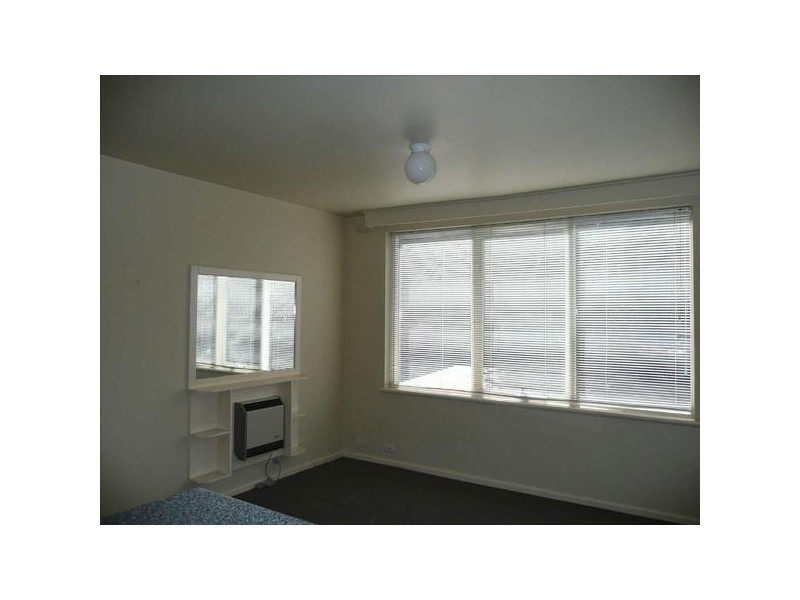 2/6 Mitford Street, St Kilda VIC 3182