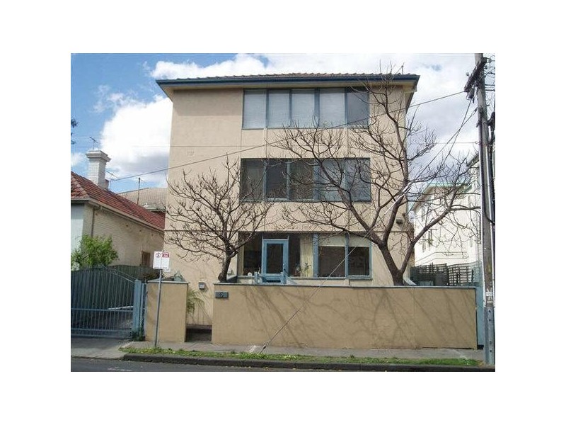 2/6 Mitford Street, St Kilda VIC 3182