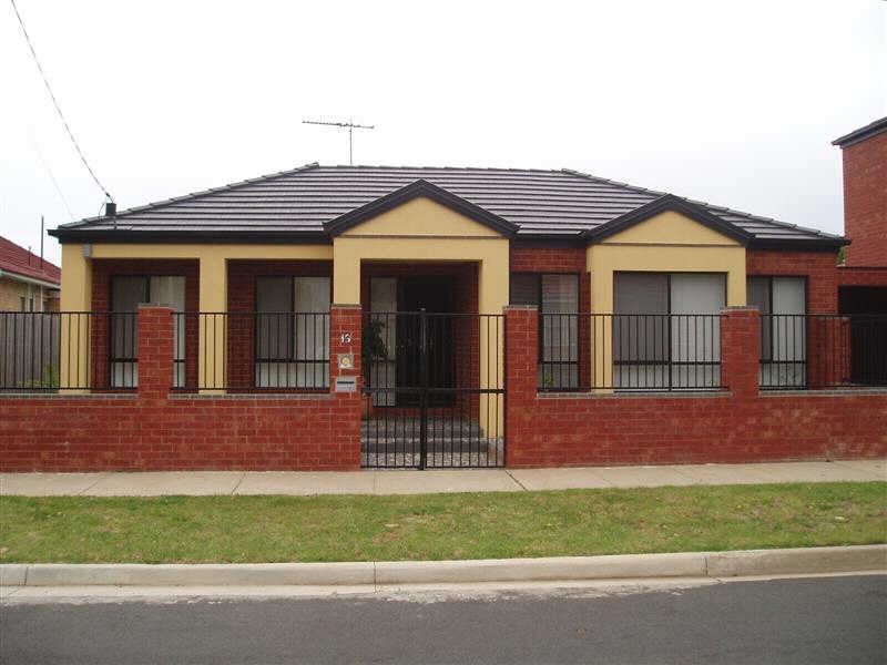 19  Eastview Crescent, Bentleigh East VIC 3165