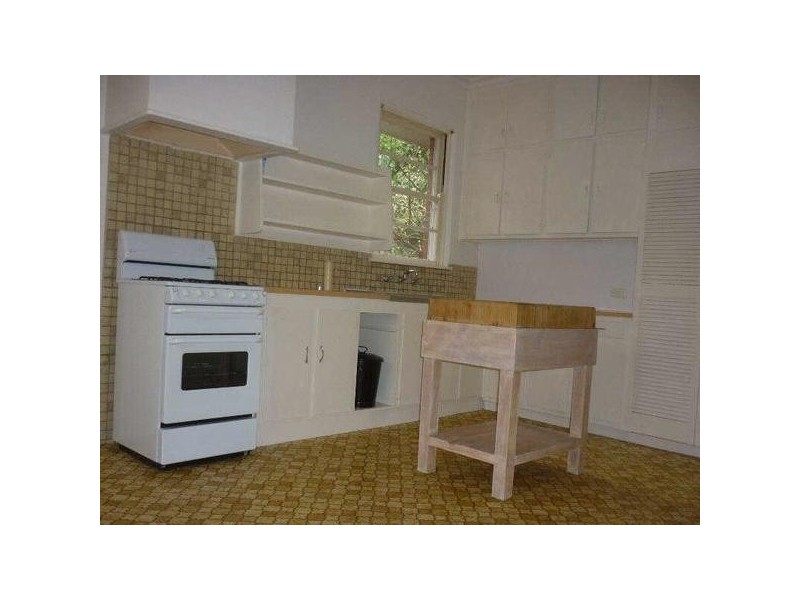 56  Raynes Park Road,, Hampton VIC 3188