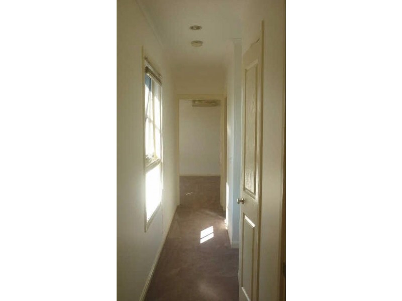 2/13  Edward Street, Cheltenham VIC 3192