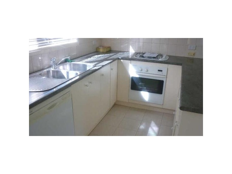 2/13  Edward Street, Cheltenham VIC 3192