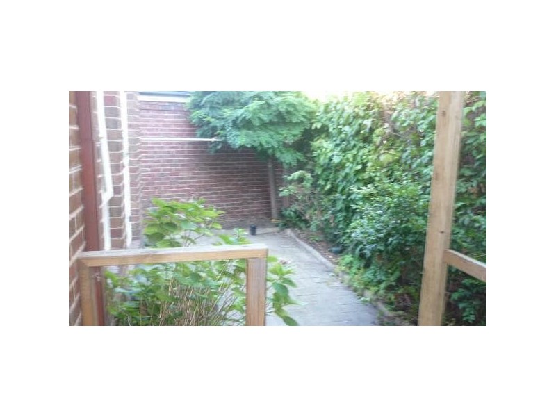 2/13  Edward Street, Cheltenham VIC 3192