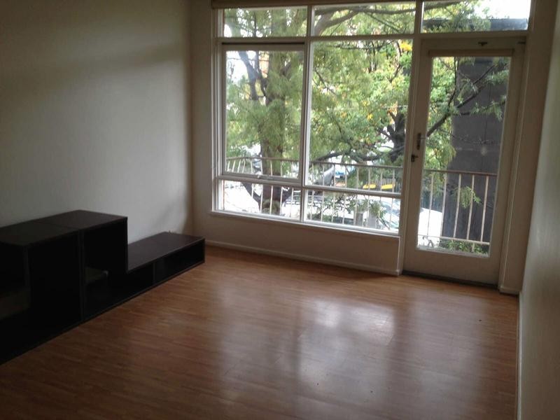 3/12  Austin Avenue, Elwood VIC 3184