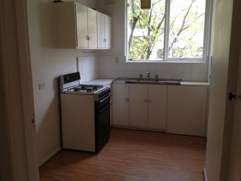 3/12  Austin Avenue, Elwood VIC 3184