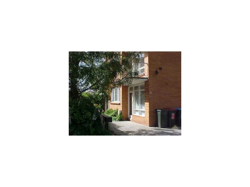 4/12 Austin Avenue, Elwood VIC 3184