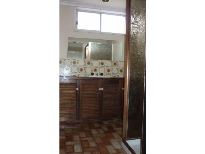 16  Peters Drive, Cheltenham VIC 3192