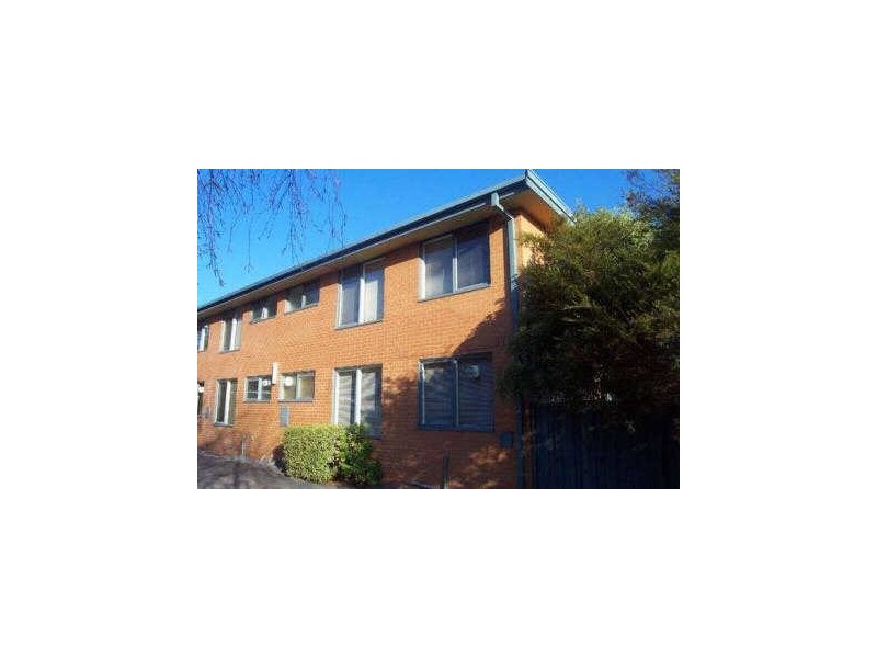 2/18  Magnolia Road, Gardenvale VIC 3185