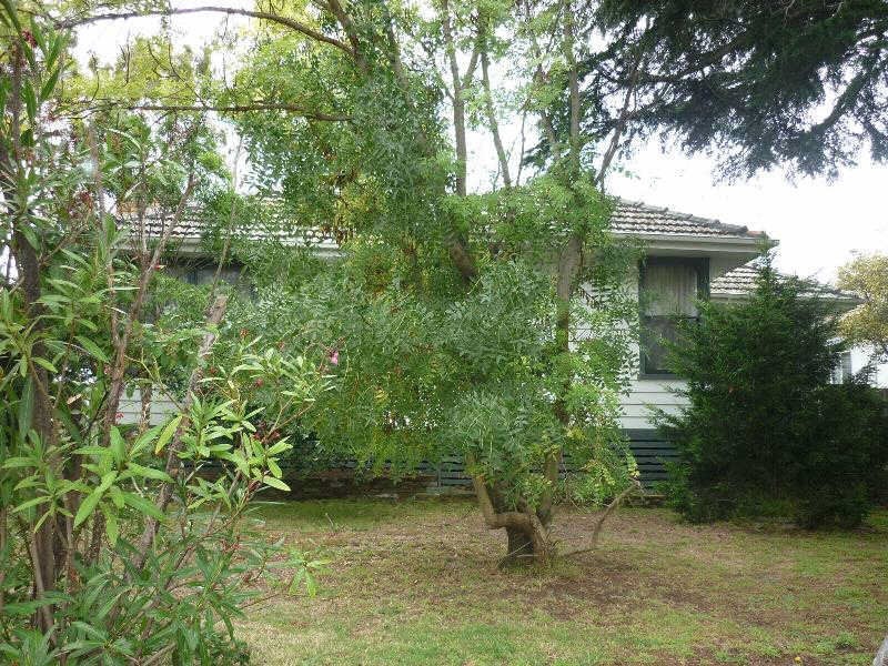 7  Summit Avenue, Hampton East VIC 3188