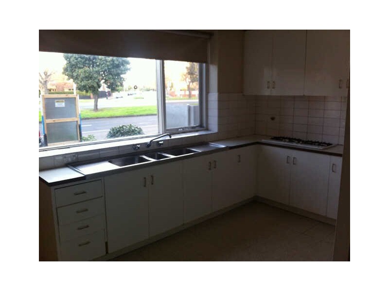 1/131  Brighton Road, Elwood VIC 3184