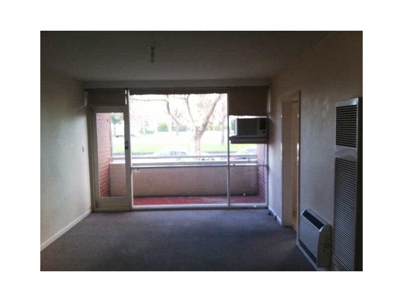 1/131  Brighton Road, Elwood VIC 3184