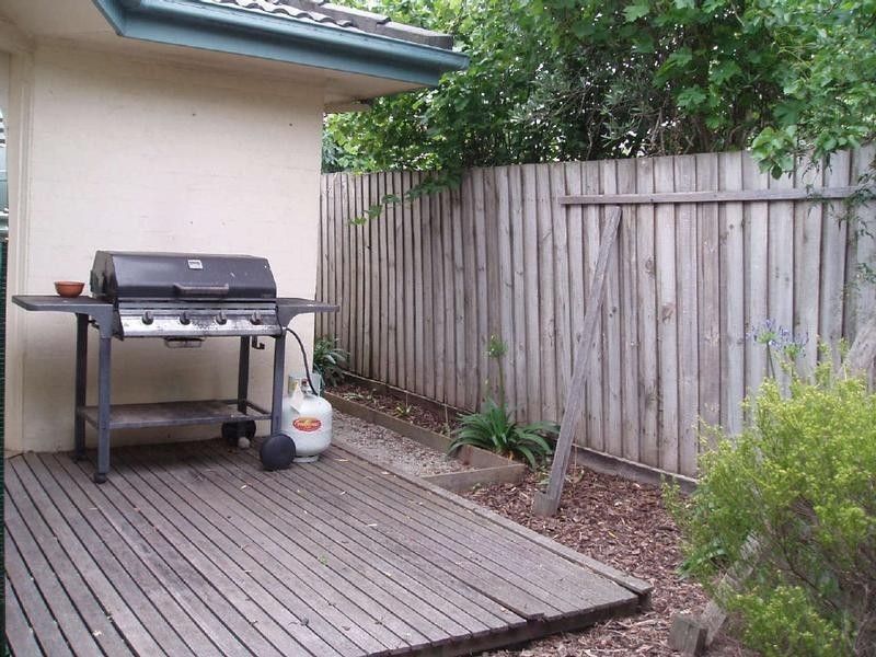 2/12  Gilmour Road, Bentleigh VIC 3204