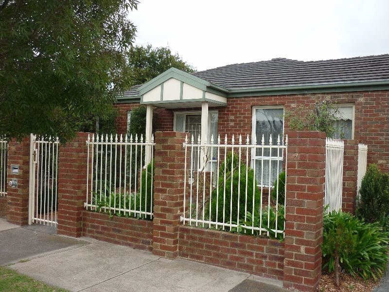 2  Benina Street, Bentleigh East VIC 3165