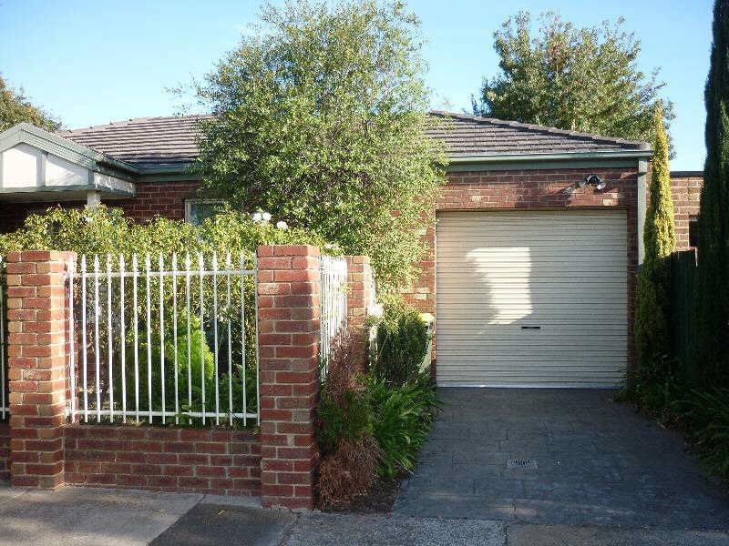2  Benina Street, Bentleigh East VIC 3165