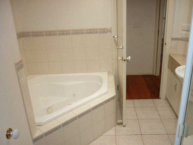 2  Benina Street, Bentleigh East VIC 3165