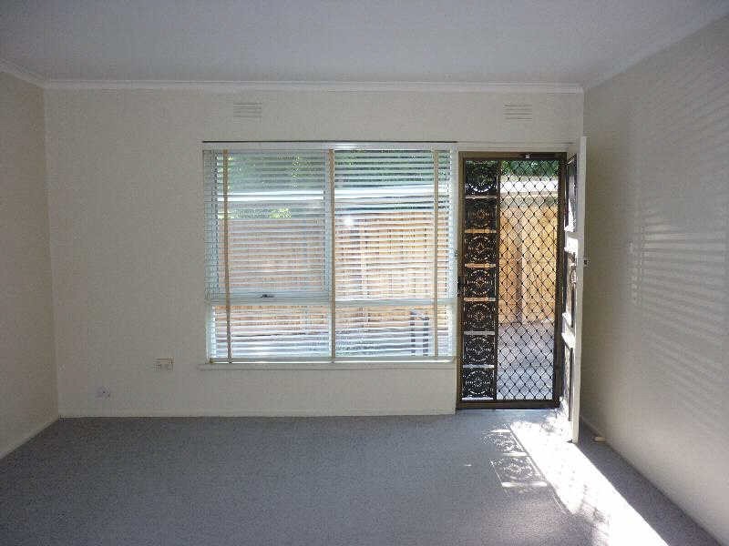 2/19  Sunray Avenue, Cheltenham VIC 3192