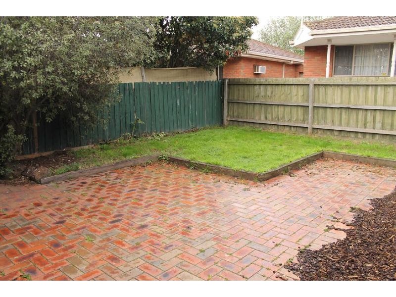 2/581  South Road, Bentleigh East VIC 3165