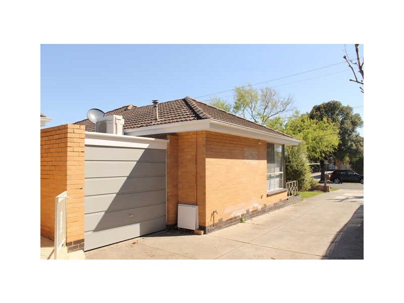 1/12  Lillimur Road, Ormond VIC 3204