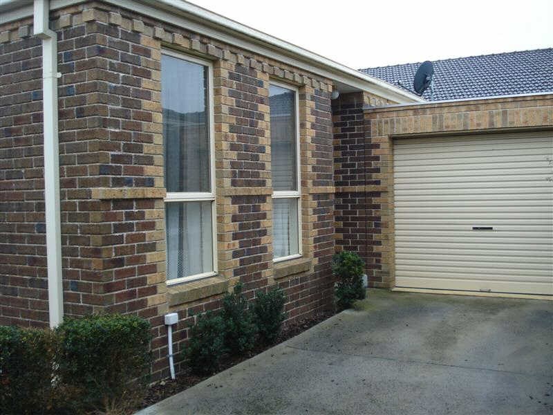 2/27  Small Road, Bentleigh VIC 3204