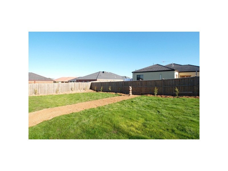 2 Garfield Way, Craigieburn VIC 3064