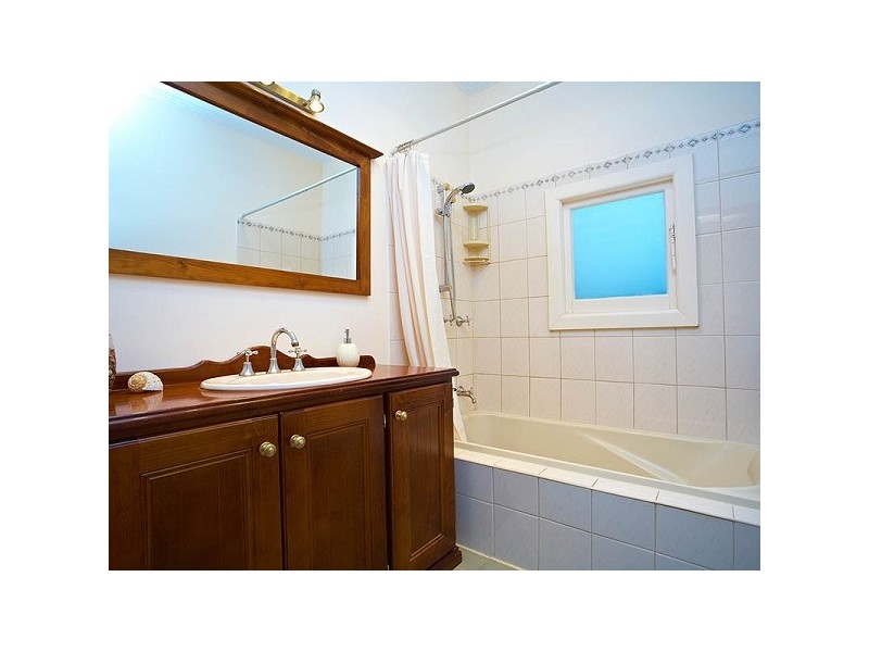 26 Stewart Grove, Pascoe Vale VIC 3044