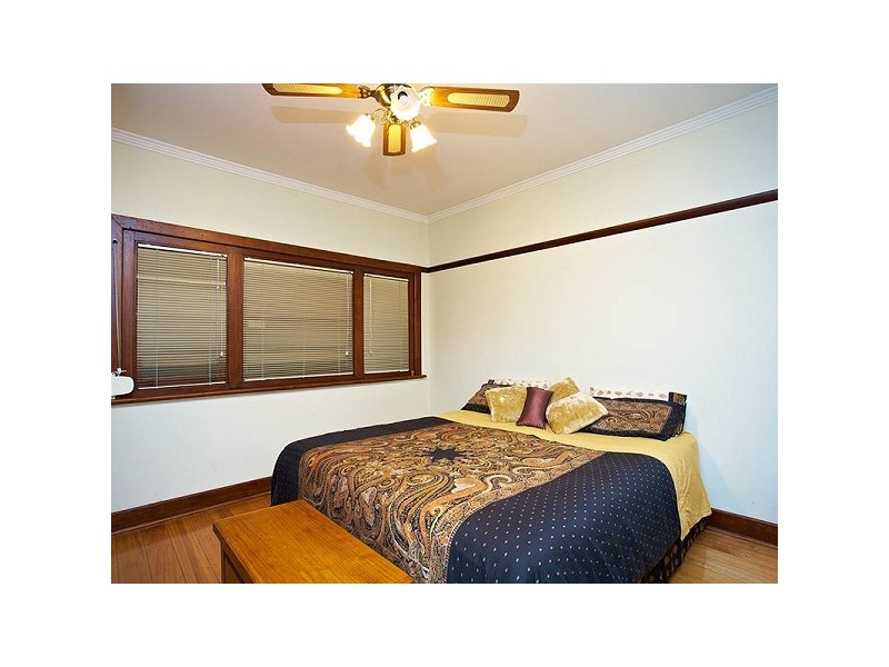 26 Stewart Grove, Pascoe Vale VIC 3044