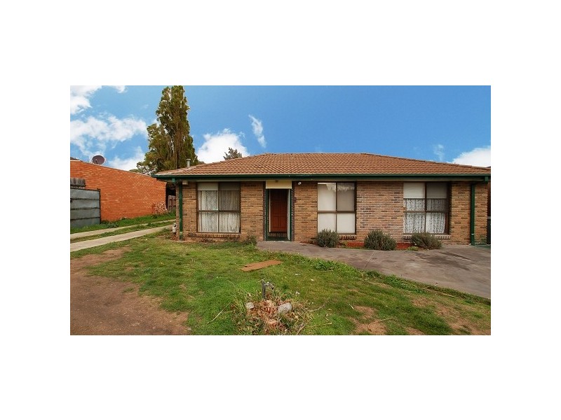4 TARCOOLA AVE, Meadow Heights VIC 3048