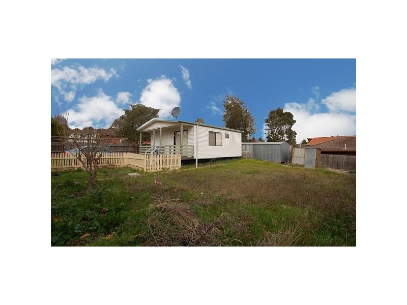 4 TARCOOLA AVE, Meadow Heights VIC 3048