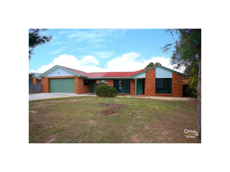 19 Rutherford, Roxburgh Park VIC 3064