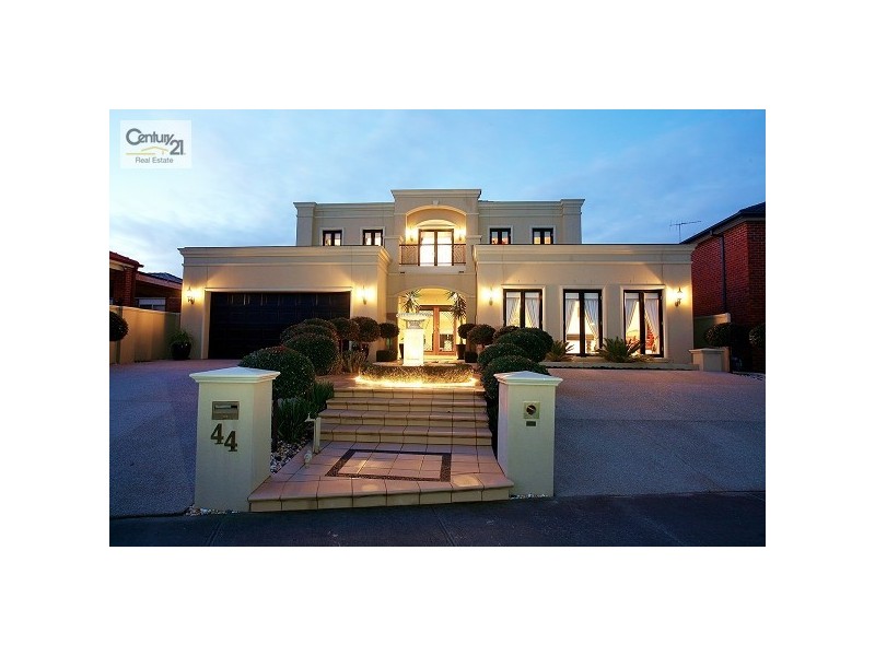 44 MALCOLM CREEK PDE, Craigieburn VIC 3064