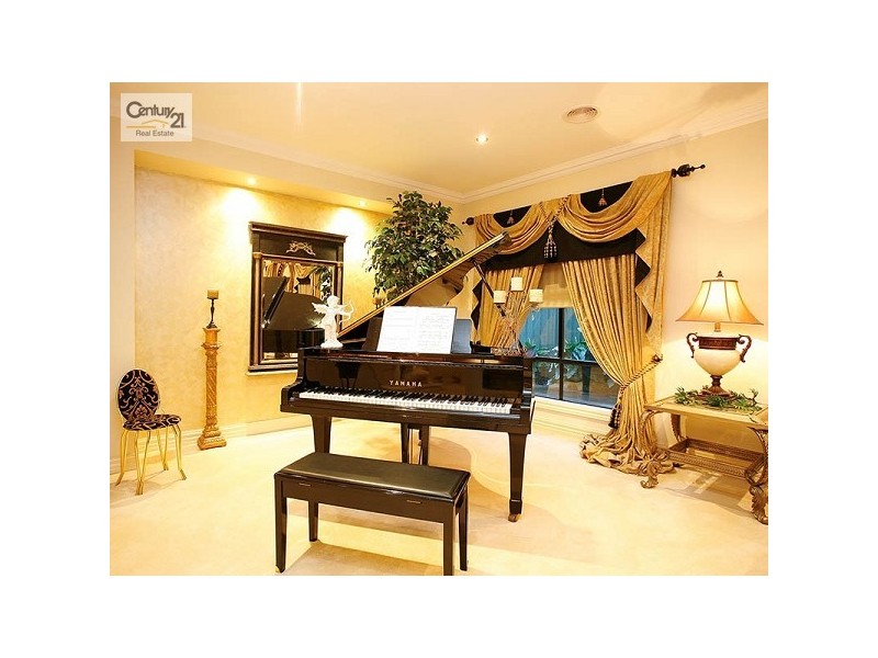 44 MALCOLM CREEK PDE, Craigieburn VIC 3064