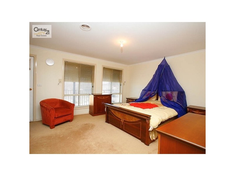 24 Rhine Drive, Roxburgh Park VIC 3064