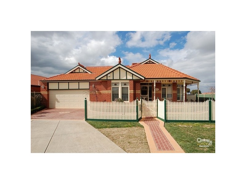 30 Pecos Place, Roxburgh Park VIC 3064