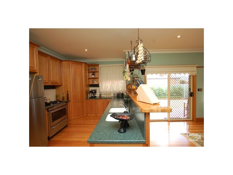 30 Pecos Place, Roxburgh Park VIC 3064