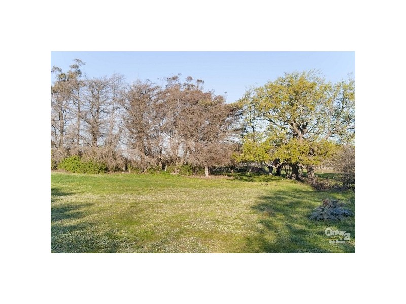 120 WHITES LANE, Craigieburn VIC 3064