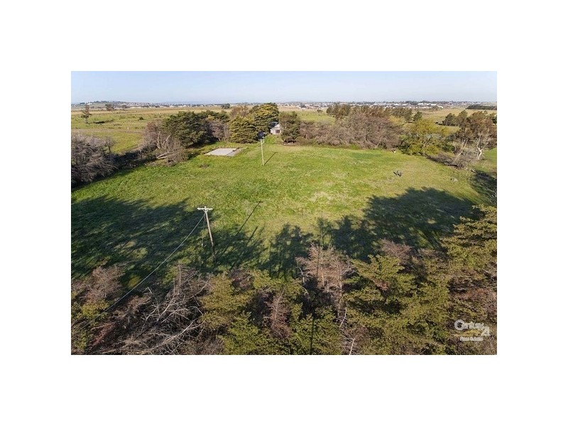 120 WHITES LANE, Craigieburn VIC 3064