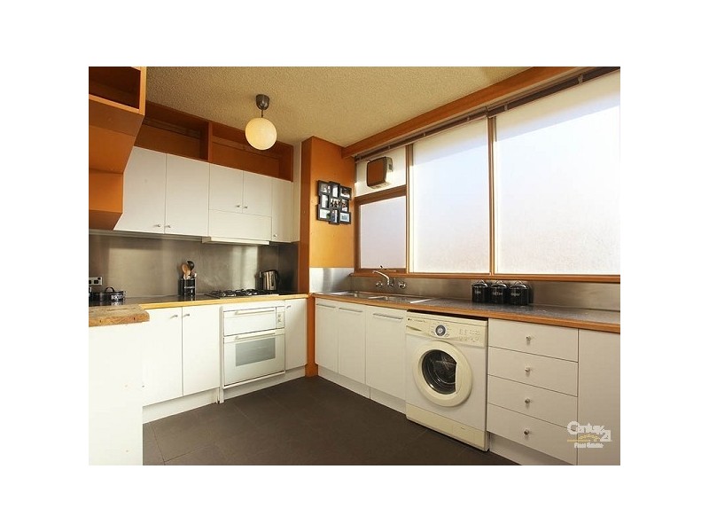 2H/12 Marine Parade, St Kilda VIC 3182