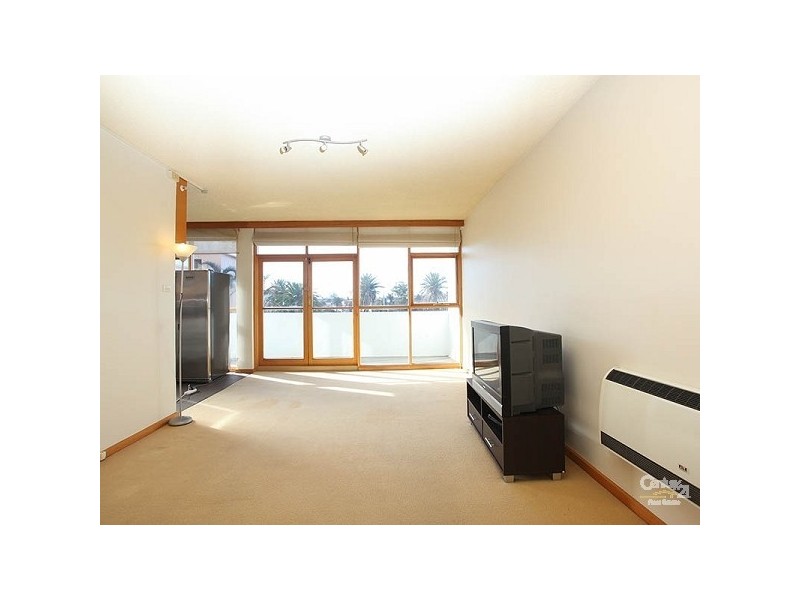 2H/12 Marine Parade, St Kilda VIC 3182
