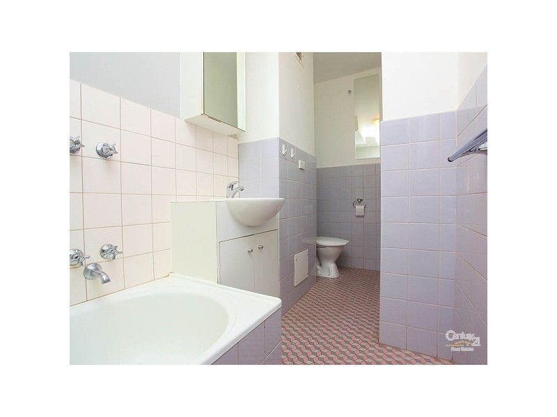 2H/12 Marine Parade, St Kilda VIC 3182