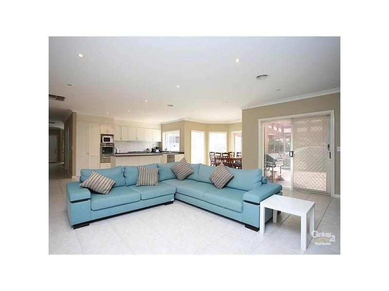 10 Tavistock Crt, Craigieburn VIC 3064