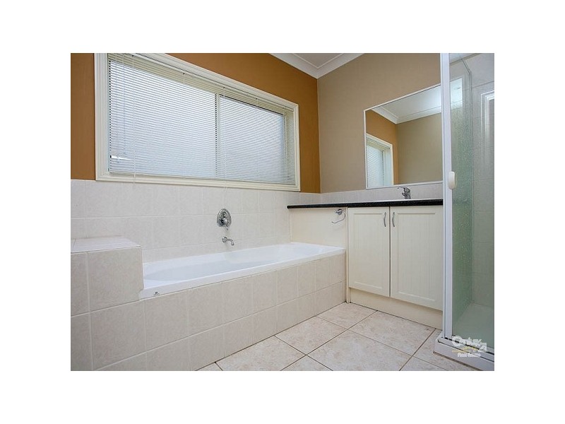 10 Tavistock Crt, Craigieburn VIC 3064