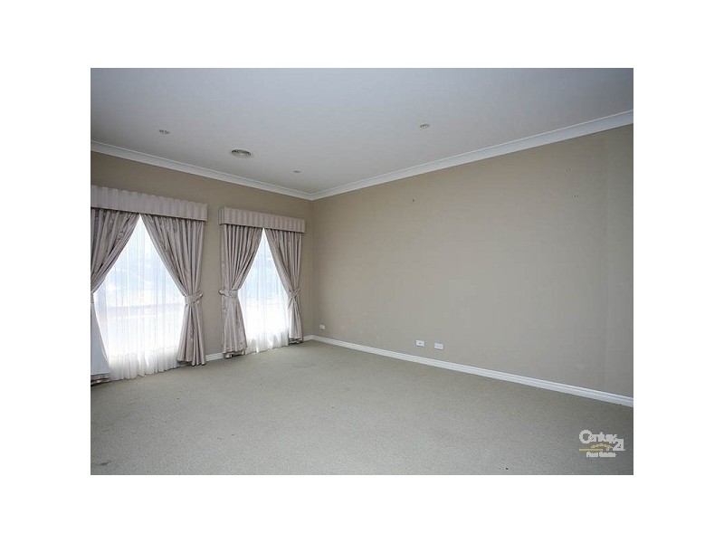 10 Tavistock Crt, Craigieburn VIC 3064