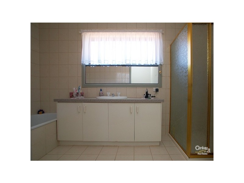 50 Cassinia Crescent, Meadow Heights VIC 3048