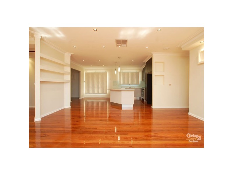 16 Hayfield Road, Roxburgh Park VIC 3064