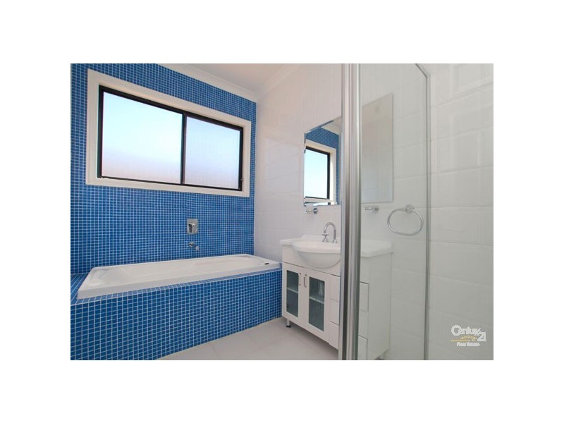 16 Hayfield Road, Roxburgh Park VIC 3064