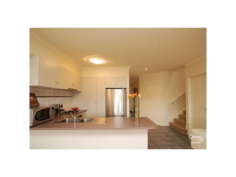 7 Mckinley Drive, Roxburgh Park VIC 3064