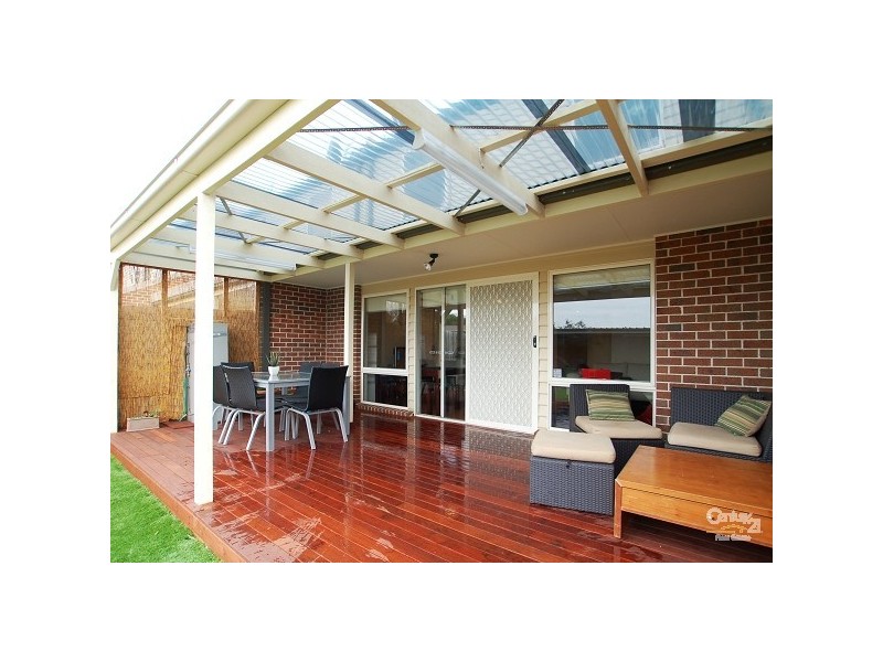 7 Mckinley Drive, Roxburgh Park VIC 3064
