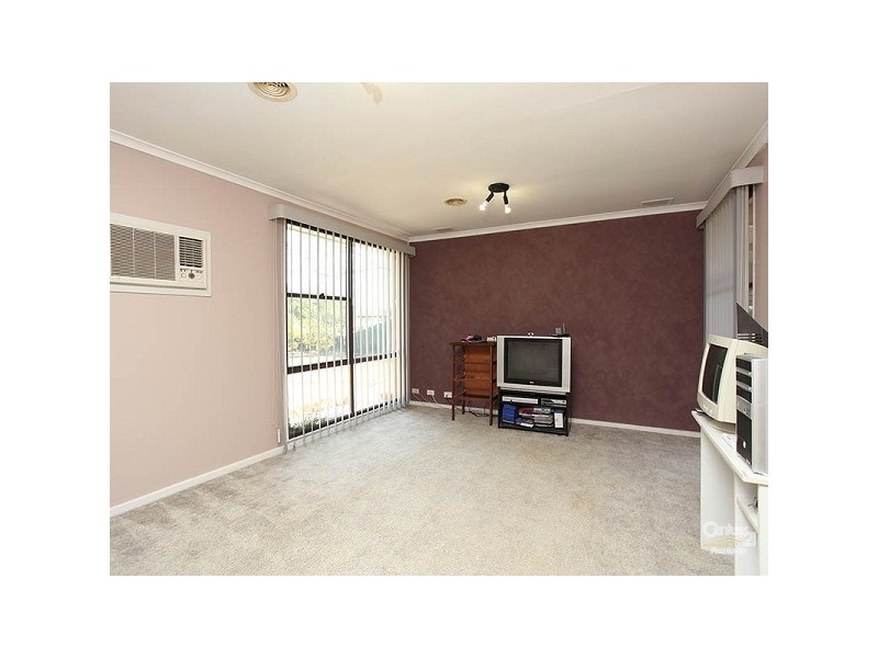 4 Woodburn Crescent, Meadow Heights VIC 3048