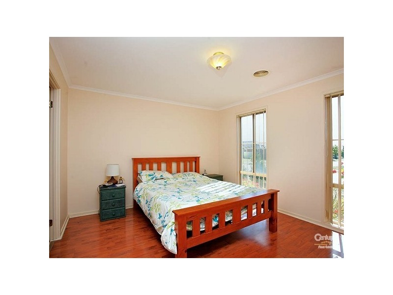 2 Meadowbank Court, Craigieburn VIC 3064